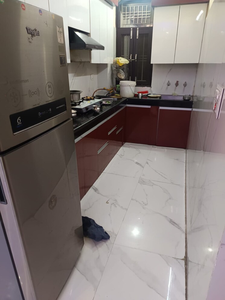 Kitchen, naveen park 3 Bedroom 125 Sq.Yd. Builder Floor In Naveen Park Ghaziabad 9598385