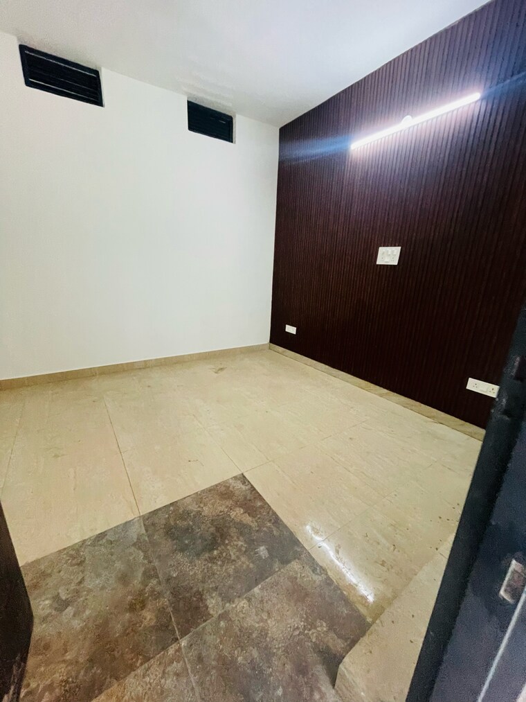 Bedroom, palam-vyapar-kendra 1 Bedroom 650 Sq.Ft. Builder Floor In Palam Vihar Gurgaon 9598473