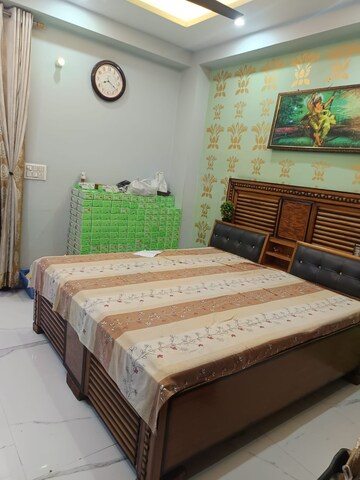 Bedroom in 3 BHK Builder Floor at Naveen Park – for Sale