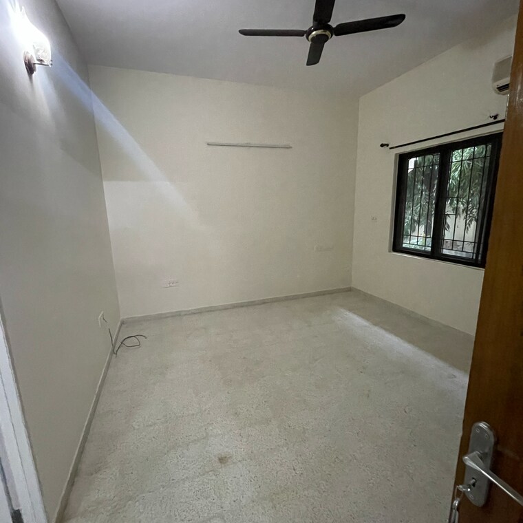 Room, frazer town 3 Bedroom 2100 Sq.Ft. Apartment In Frazer Town Bangalore 9598404