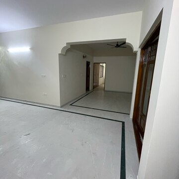 Room in 3 BHK Apartment at Frazer Town – for Rent