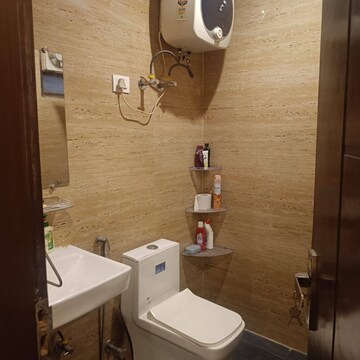 3 BHK Builder Floor For Rent in Saket