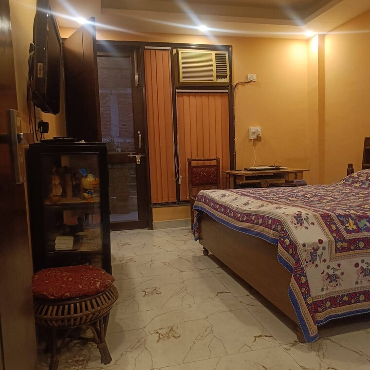 Living Room, saket 3 Bedroom 1500 Sq.Ft. Builder Floor In Saket Delhi 9598583