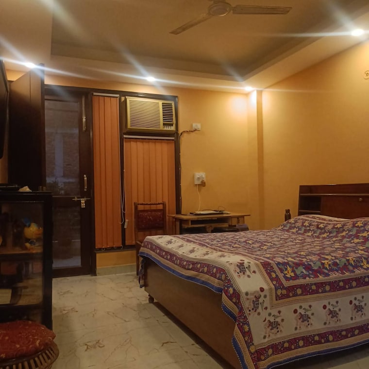 Bedroom, saket 3 Bedroom 1500 Sq.Ft. Builder Floor In Saket Delhi 9598583