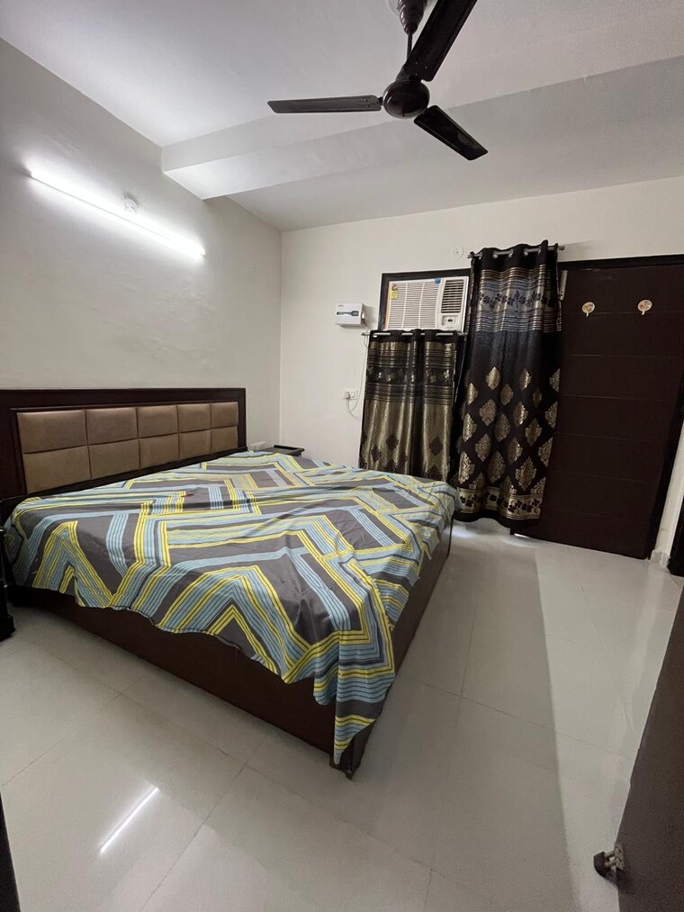 Bedroom, sector 45 1 Bedroom 700 Sq.Ft. Builder Floor In Sector 45 Gurgaon 9598488