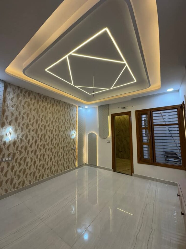 Room, sector 125 4 Bedroom 200 Sq.Yd. Independent House In Sector 125 Mohali 9598678