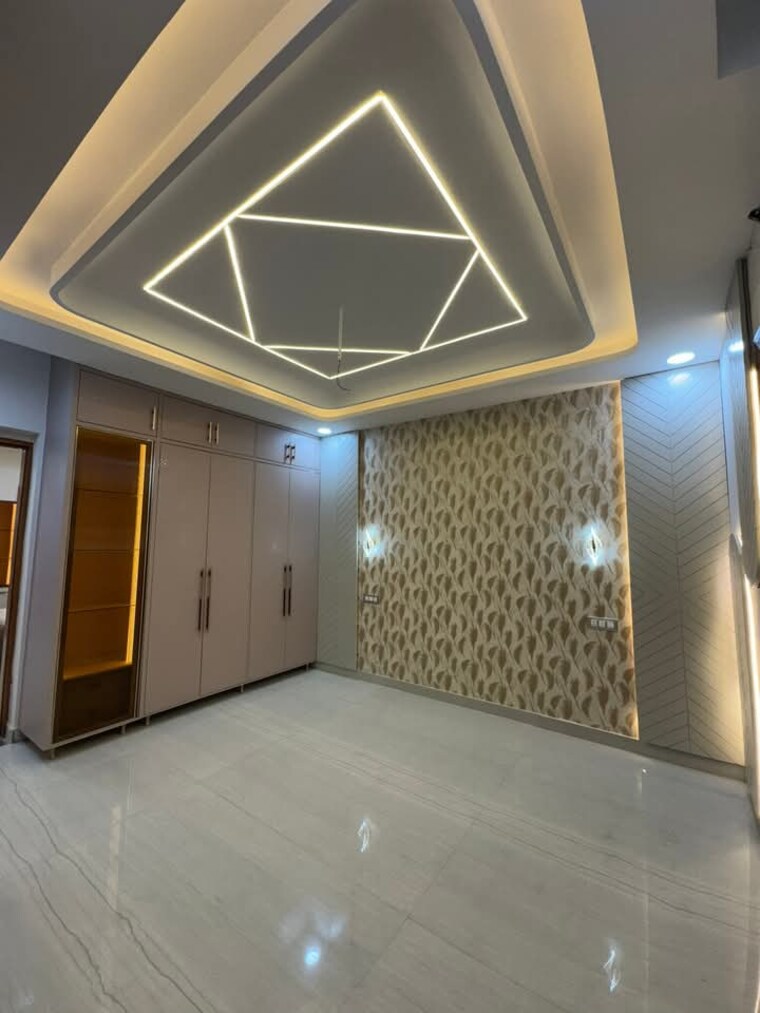 Room, sector 125 4 Bedroom 200 Sq.Yd. Independent House In Sector 125 Mohali 9598678