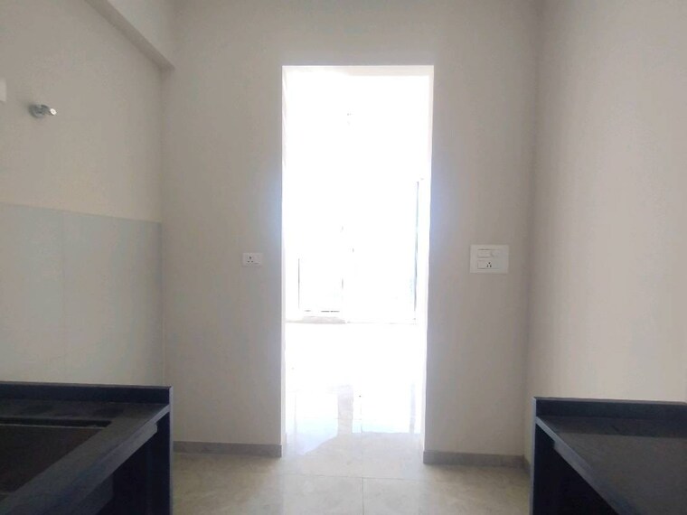 Room, tata-serein 3 Bedroom 1280 Sq.Ft. Apartment In Pokhran Road No Two Thane 9598700