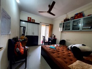 Bedroom in 2 BHK Apartment at Ghodbunder Road – for Sale