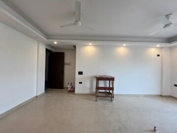 Room in 3 BHK Builder Floor at Saket – for Rent