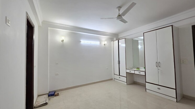 Room, freedom fighters enclave 2 Bedroom 950 Sq.Ft. Apartment In Freedom Fighters Enclave Delhi 9598759