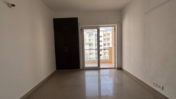 Room in 2 BHK Apartment at Anthem French Apartment, Sector 16b Greater Noida – for Sale