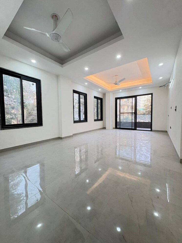 Room, sector 43 3 Bedroom 342 Sq.Yd. Builder Floor In Sector 43 Gurgaon 9598934