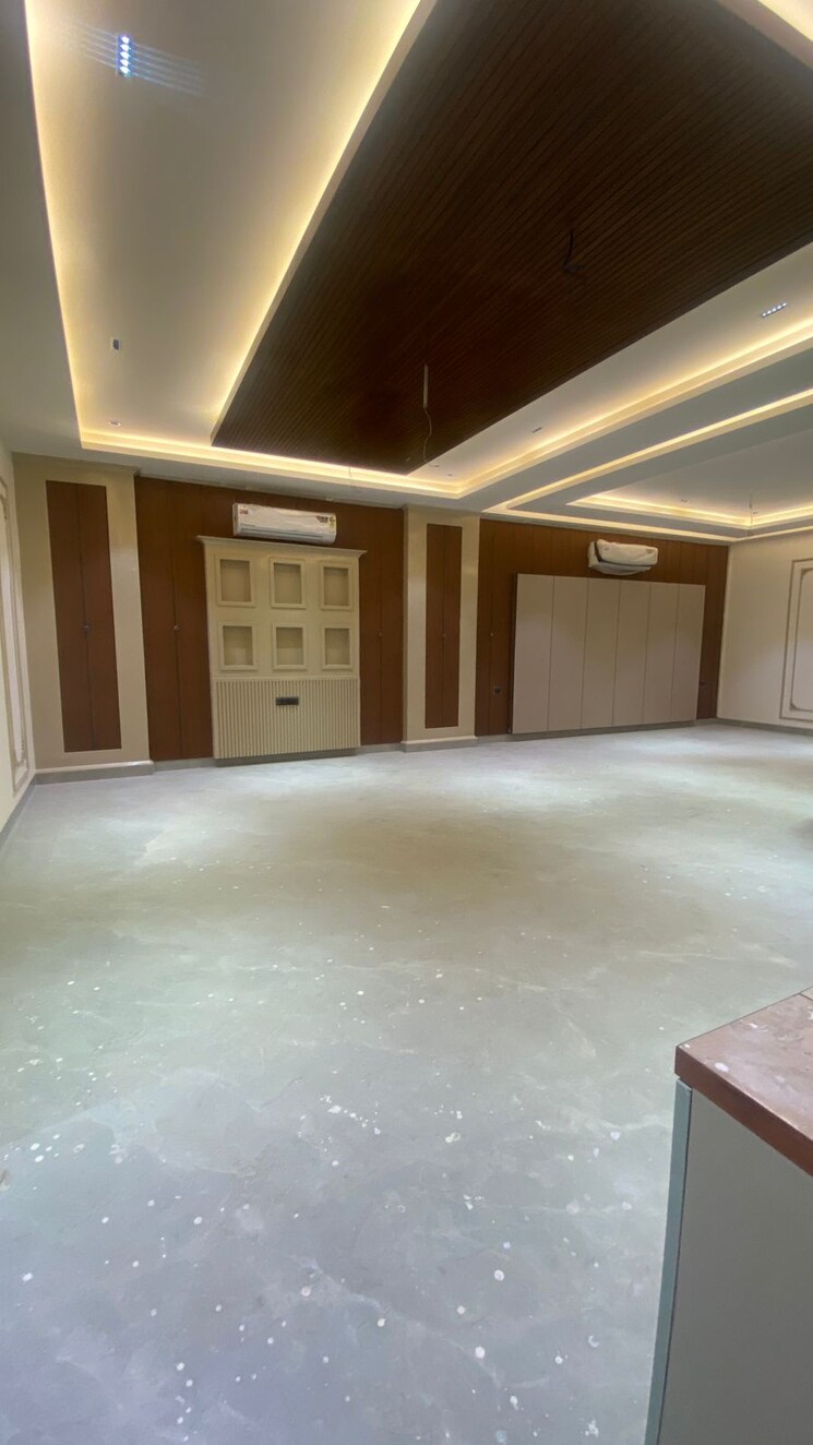 Room, puri-aman-vilas 3 Bedroom 156 Sq.Yd. Builder Floor In Sector 89 Faridabad 9598751