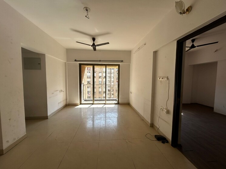 Room, rutu-enclave 2 Bedroom 600 Sq.Ft. Apartment In Kasarvadavali Thane 9598850
