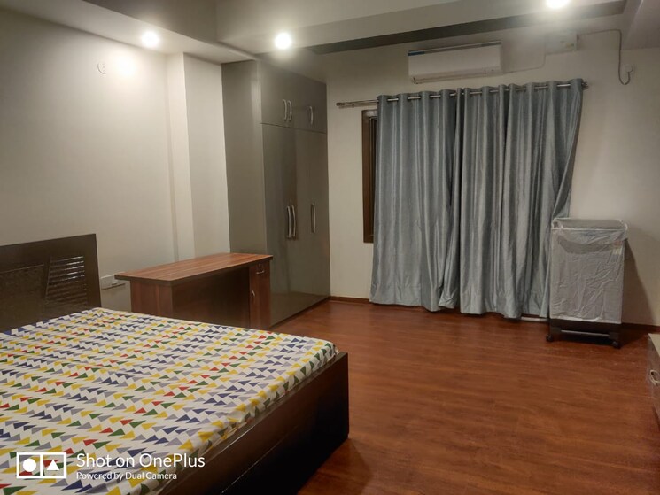 Bedroom, sector 52 3 Bedroom 300 Sq.Yd. Builder Floor In Sector 52 Gurgaon 9598734