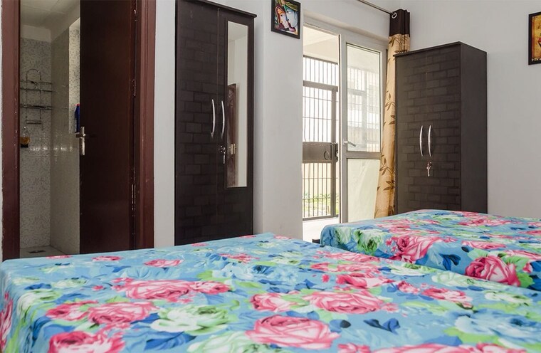 Bedroom, sector 84 3 Bedroom 250 Sq.Yd. Apartment In Sector 84 Faridabad 9598910