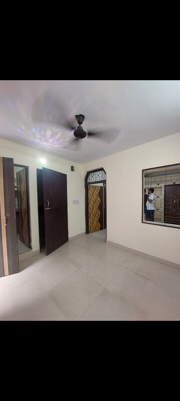 Room in 1 BHK Apartment at Aadharshila Apartment, Sarita Vihar – for Rent