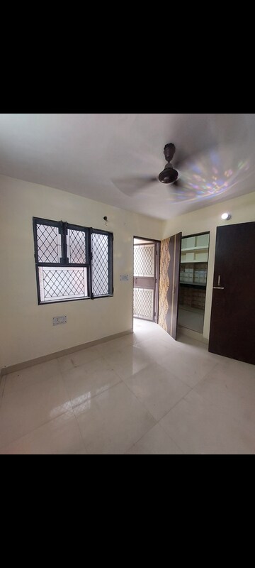 Room in 1 BHK Apartment at Aadharshila Apartment, Sarita Vihar – for Rent