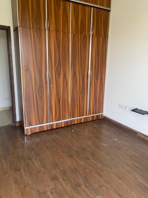 Room in 3 BHK Apartment at Puri Anand Villas Phase II, Sector 81 – for Rent