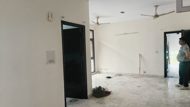 Room, sector 3 dwarka 3 Bedroom 1650 Sq.Ft. Apartment In Sector 3 Dwarka Delhi 9599012