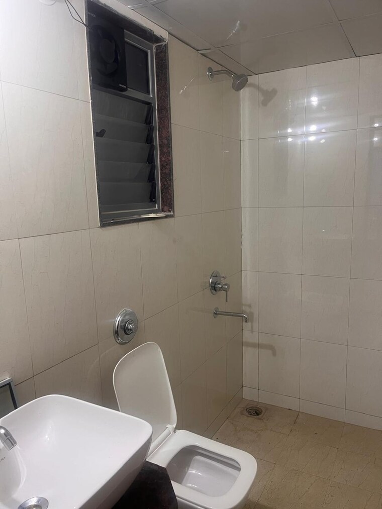 Bathroom, sukhwani-skylines 2 Bedroom 824 Sq.Ft. Apartment In Wakad Pune 9599168