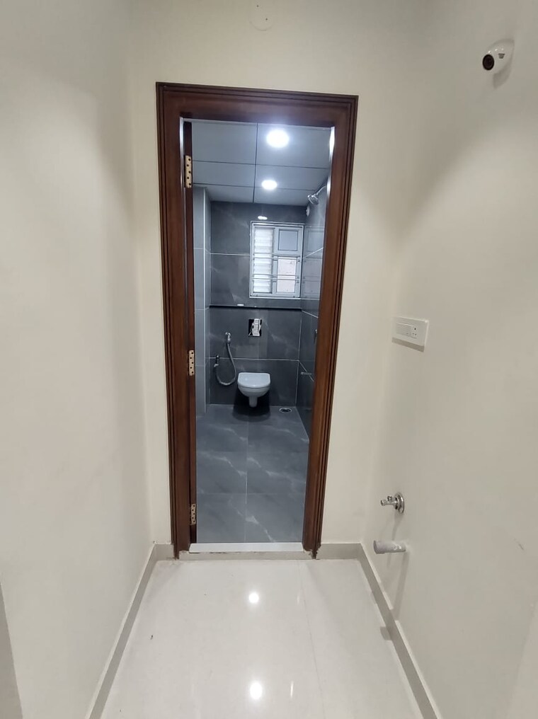 Bathroom, vasu-sri-pride 3 Bedroom 1575 Sq.Ft. Apartment In Dundigal Hyderabad 9599245
