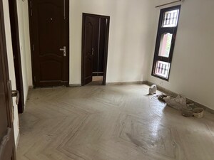 3 BHK Builder Floor For Rent in Sector 21