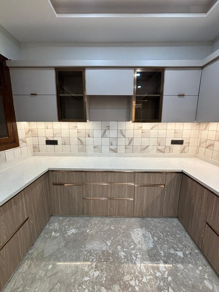 Kitchen, shiv nagar 3 Bedroom 1800 Sq.Ft. Builder Floor In Shiv Nagar Delhi 9599229