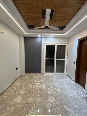 Room in 3 BHK Builder Floor at Shiv Nagar – for Sale