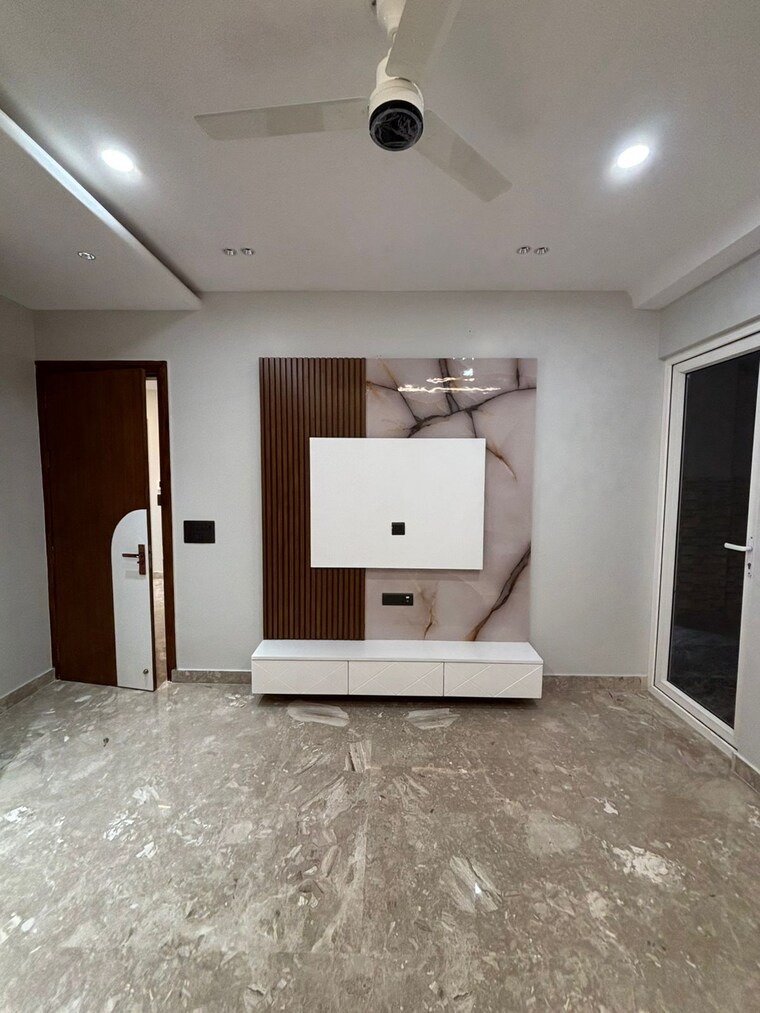 Room, shiv nagar 3 Bedroom 1800 Sq.Ft. Builder Floor In Shiv Nagar Delhi 9599229