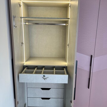 Furnished Amenities in 2 BHK Apartment at Eldeco Accolade, Saini Colony – for Rent