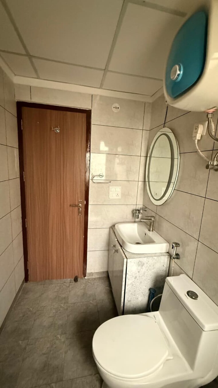 Bathroom, amrapali-golf-homes 3 Bedroom 1225 Sq.Ft. Apartment In Sector 4 Greater Noida Greater Noida 9599200