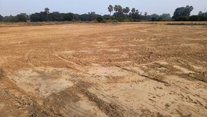  Plot For Sale in Kanpur Road