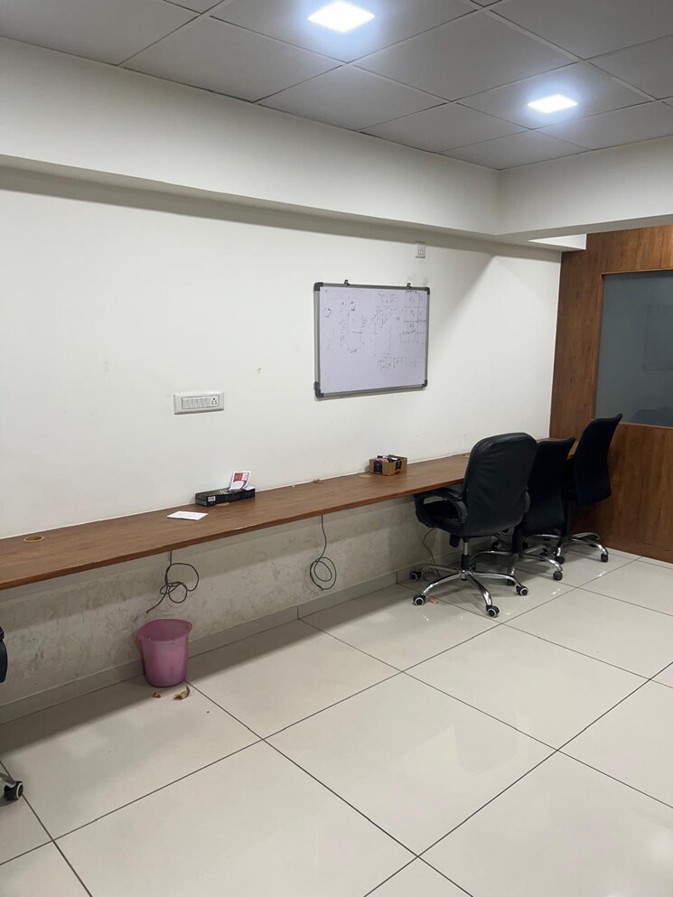 Team Area, science city Commercial Office Space 900 Sq.Ft. In Science City Ahmedabad 9599784