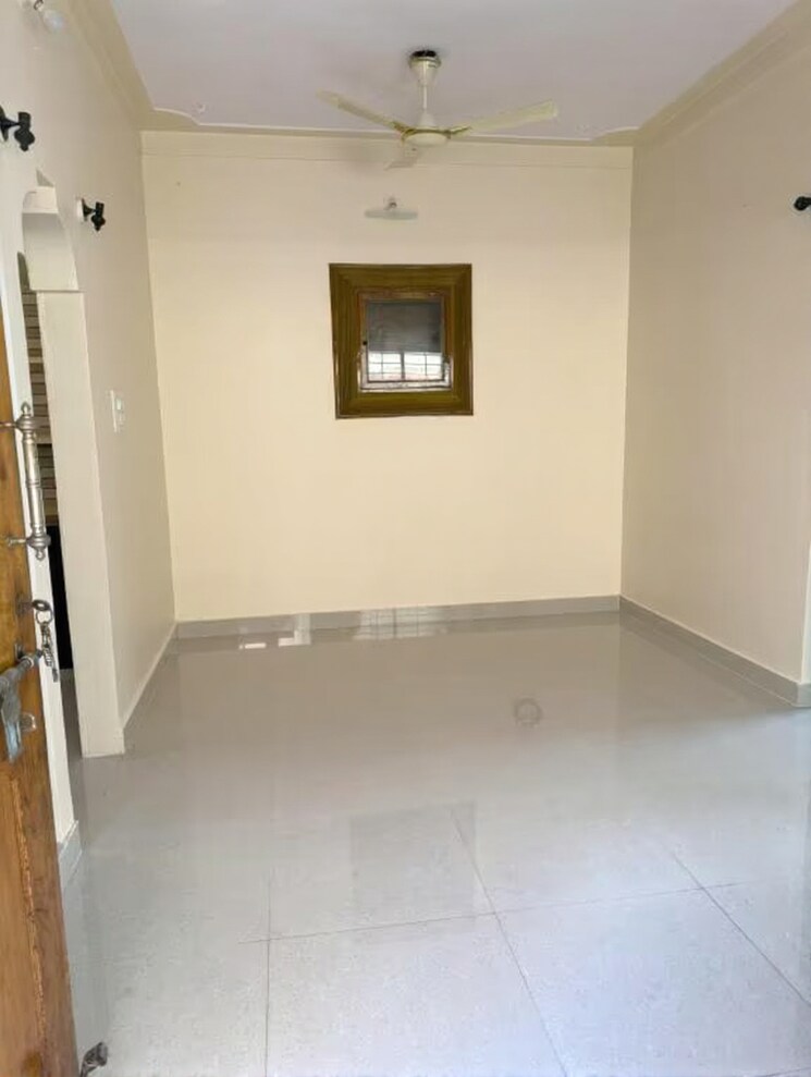 Room, mathikere 2 Bedroom 600 Sq.Ft. Builder Floor In Mathikere Bangalore 9058848