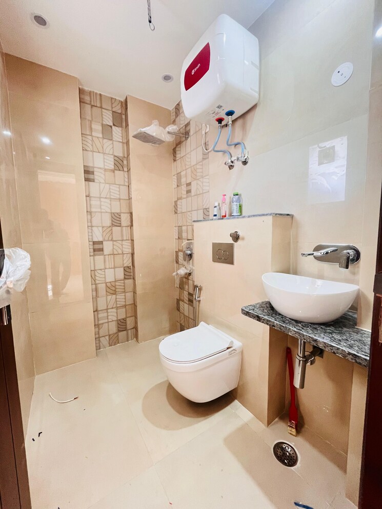 Bathroom, sector 38 2 Bedroom 1270 Sq.Ft. Builder Floor In Sector 38 Gurgaon 9599812
