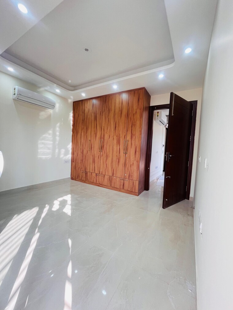Room, sector 38 2 Bedroom 1270 Sq.Ft. Builder Floor In Sector 38 Gurgaon 9599812