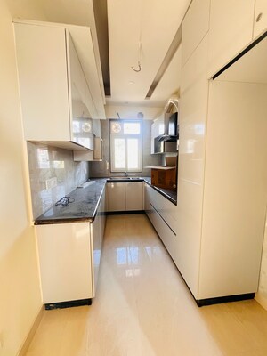 Kitchen in 2 BHK Builder Floor at Sector 38 – for Rent