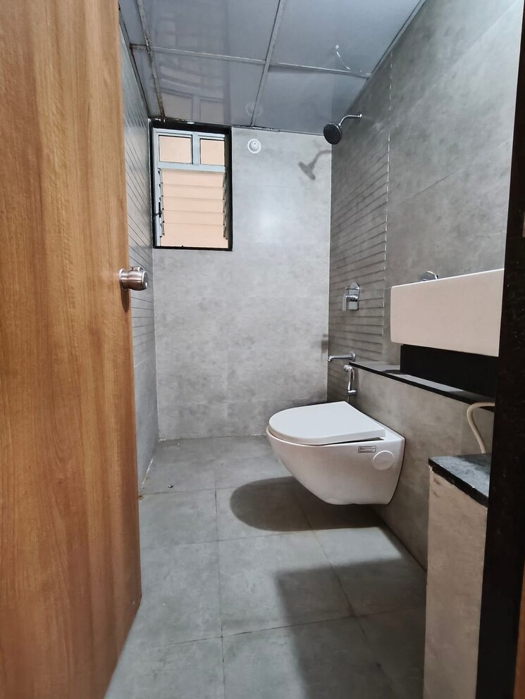 Bathroom, kohinoor-zen-estate 2 Bedroom 750 Sq.Ft. Apartment In Kharadi Pune 9599873
