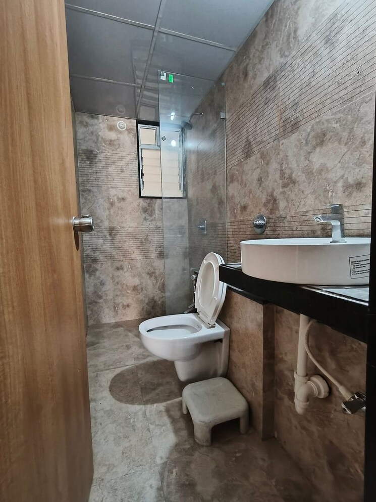 Bathroom, kohinoor-zen-estate 2 Bedroom 750 Sq.Ft. Apartment In Kharadi Pune 9599873