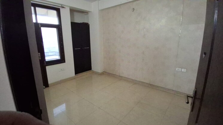 Room, gomti nagar 2 Bedroom 1700 Sq.Ft. Apartment In Gomti Nagar Lucknow 9599821