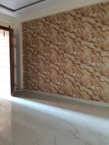 Room in 3 BHK Builder Floor at Teacher Colony – for Sale