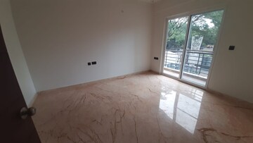 Room in 3 BHK Builder Floor at Halasuru – for Rent