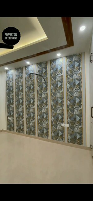 Room in 3 BHK Builder Floor at Sector 85 – for Rent