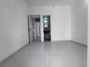 Room in 3 BHK Apartment at Godrej Boulevard, Manjari – for Rent
