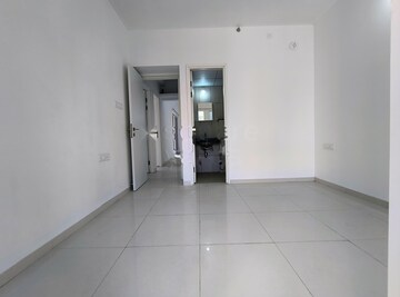 Room in 3 BHK Apartment at Godrej Boulevard, Manjari – for Rent