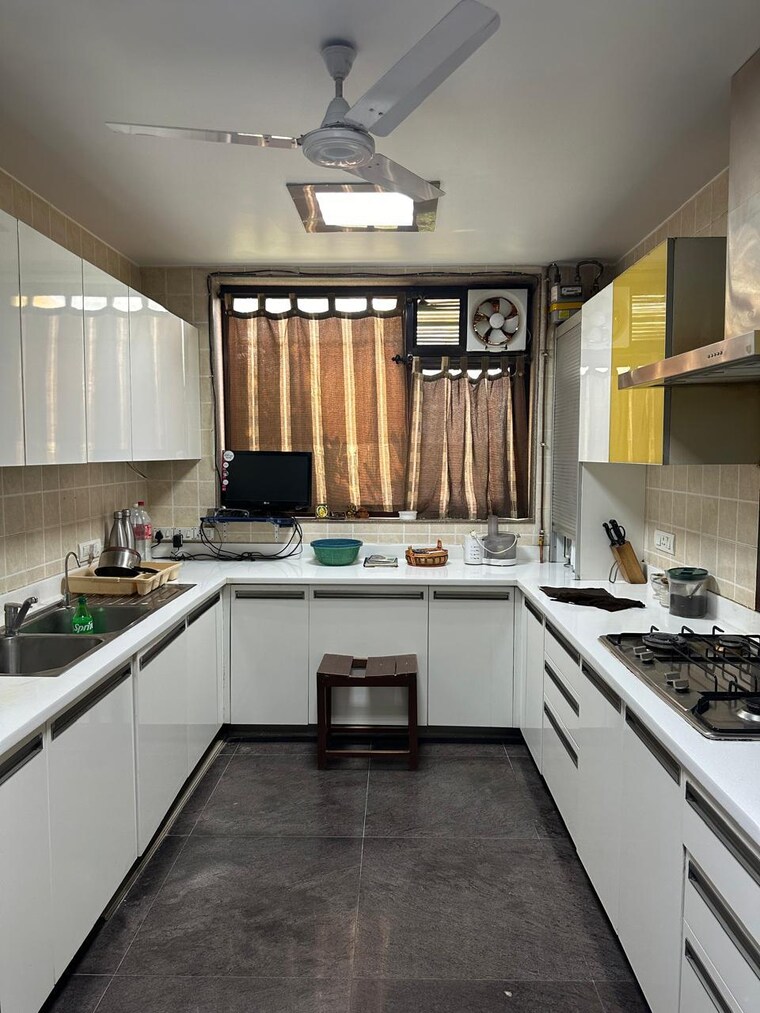 Kitchen, green park extension 3 Bedroom 272 Sq.Yd. Builder Floor In Green Park Extension Delhi 9599874