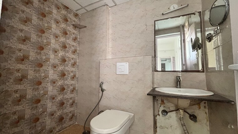 Attached Bathroom, gaur-city-2-14th-avenue 2 Bedroom 955 Sq.Ft. Apartment In Sector 16c Greater Noida Greater Noida 9599916