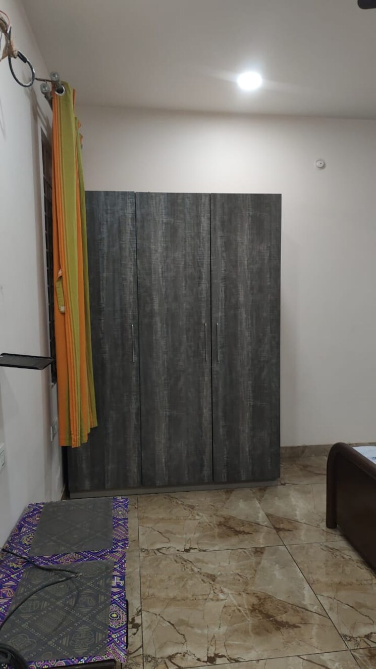 Room, vineet khand Pg For Girls In Vineet Khand 9599959